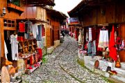 puestos de artesanías en Kruje