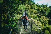 puente colgante en Monteverde, viaje a Costa Rica